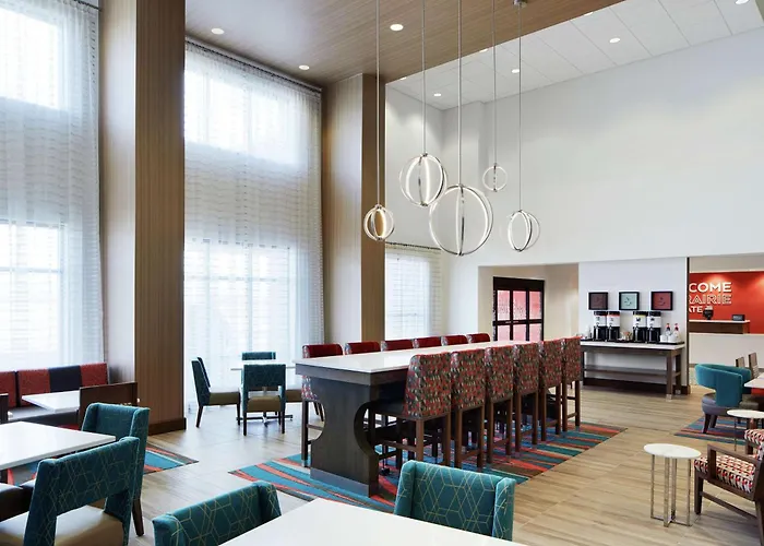 Hampton Inn & Suites Chicago/Waukegan