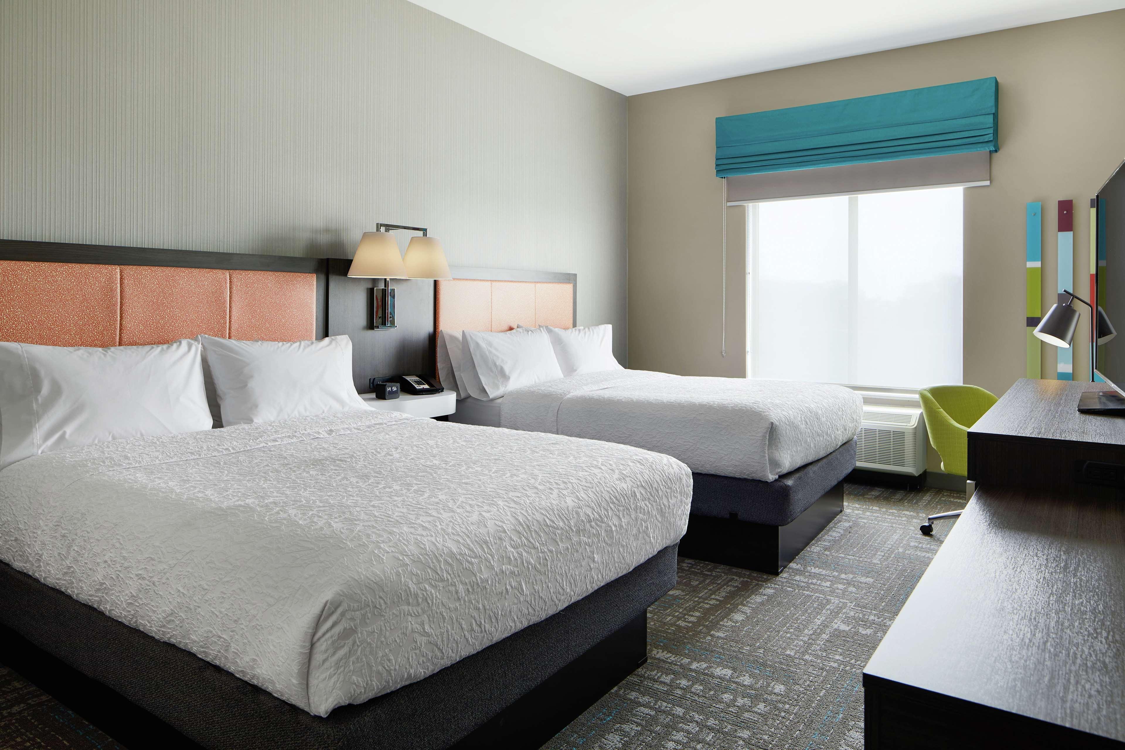 Hampton & Chicago/waukegan Hotel